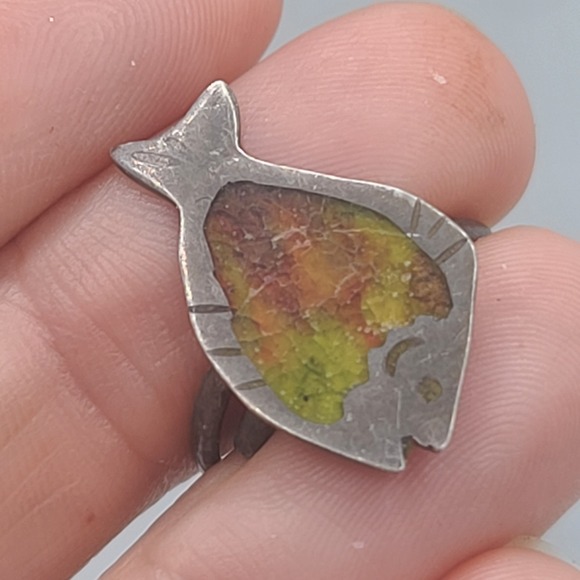 Estate Multicolor Fish Ring - Picture 3 of 8